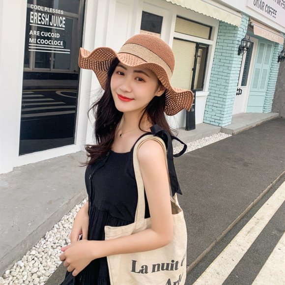 Ladies travel and play sun hats